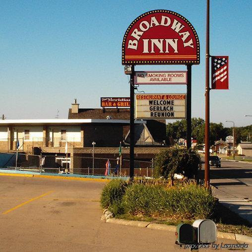 Broadway Inn Yankton Экстерьер фото