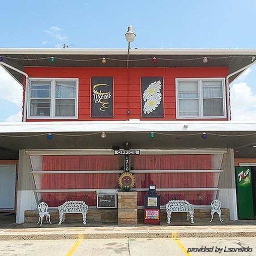 Broadway Inn Yankton Экстерьер фото
